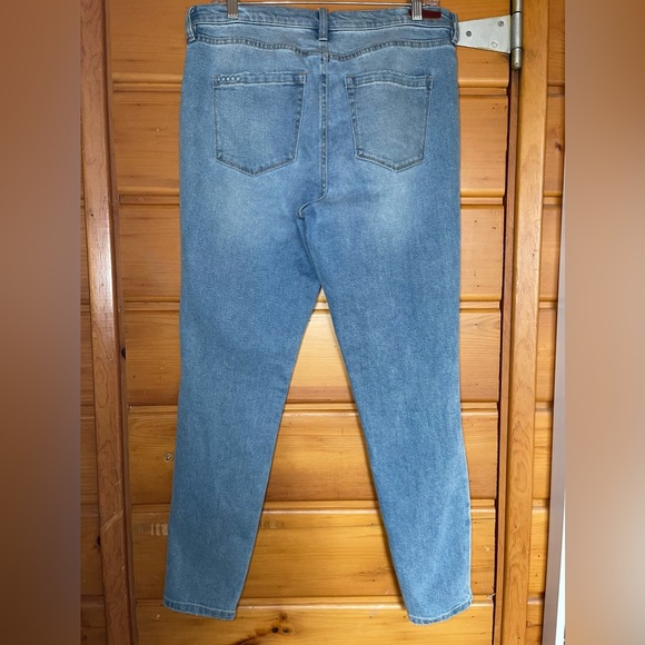 Nordstrom’s Blank NYC “The Bond” Skinny Jean - Picture 6 of 7